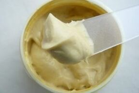 Pomada doméstica para o tratamento da osteocondrose